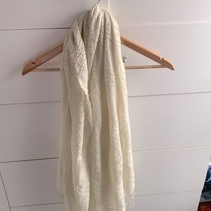 Danier scarf